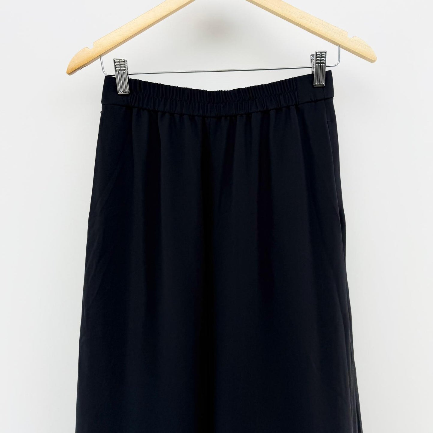 【美品】ユニクロ ガウチョパンツ ブラック Mサイズ【クリーニング発送】