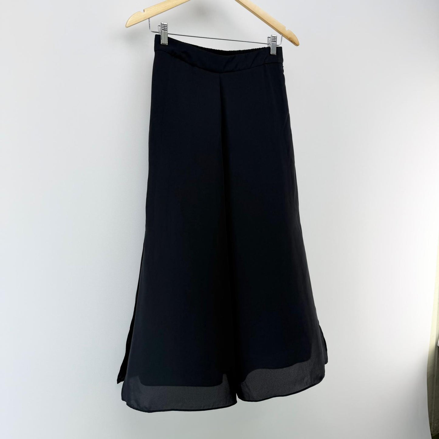 【美品】ユニクロ ガウチョパンツ ブラック Mサイズ【クリーニング発送】