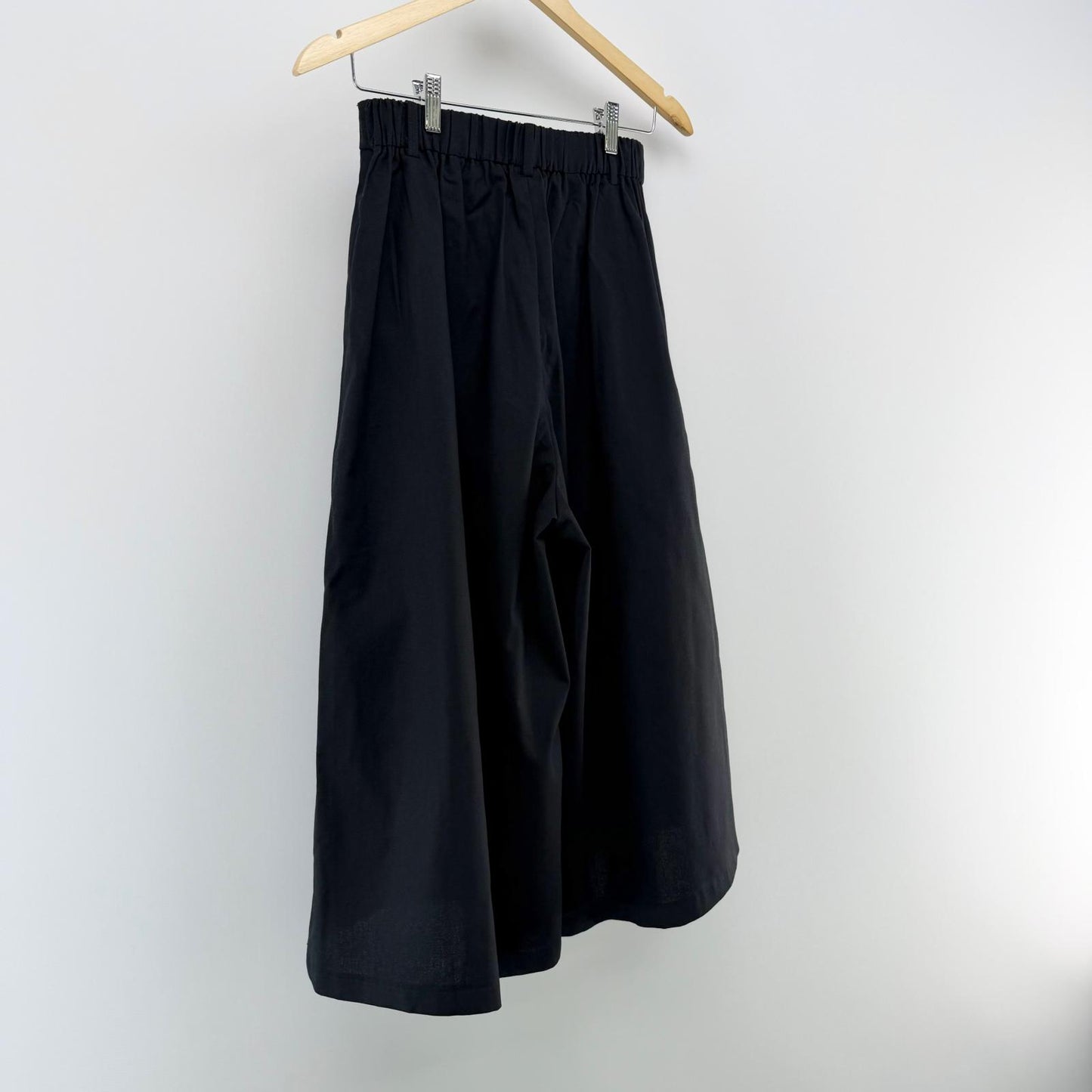 【美品】aquagarage ガウチョパンツ ブラック Mサイズ 【クリーニング発送】