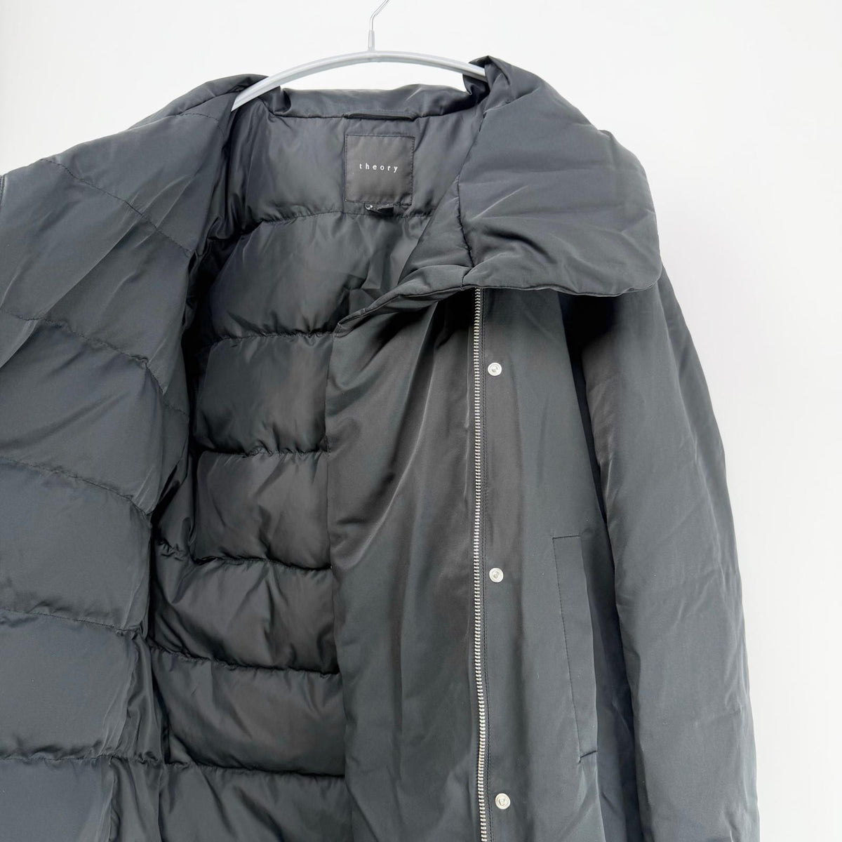 【美品】theory ダウンコート ブラック Pサイズ【クリーニング発送】
