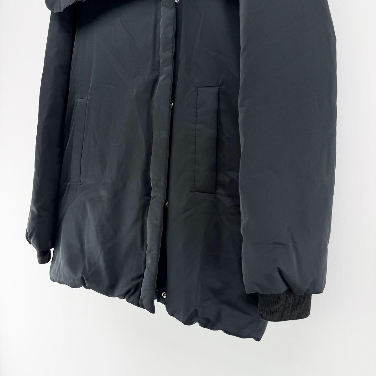 【美品】theory ダウンコート ブラック Pサイズ【クリーニング発送】