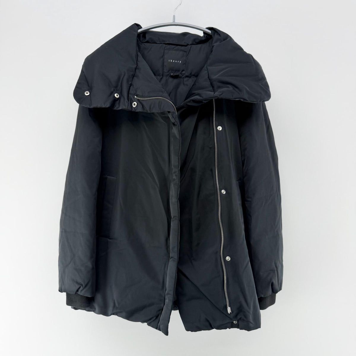 【美品】theory ダウンコート ブラック Pサイズ【クリーニング発送】